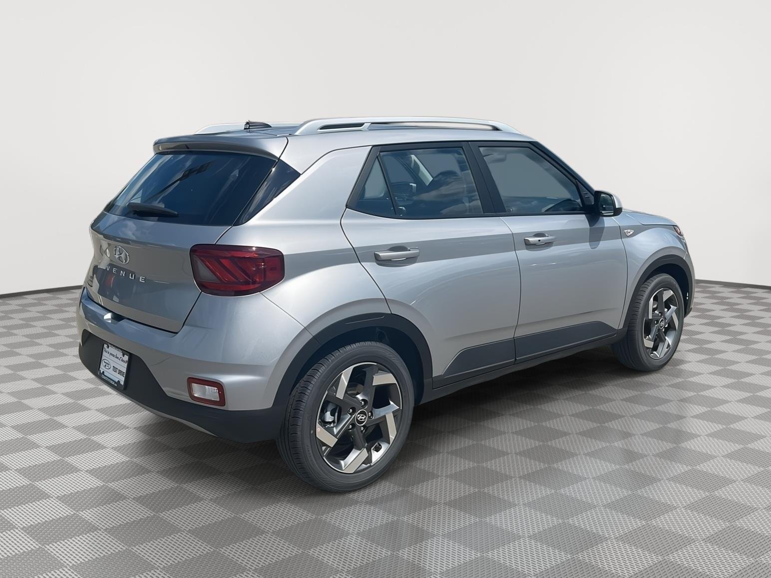 New 2026 Shimmering Silver Hyundai SEL image 5
