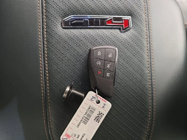 Used 2025 Summit White GMC AT4 image 35