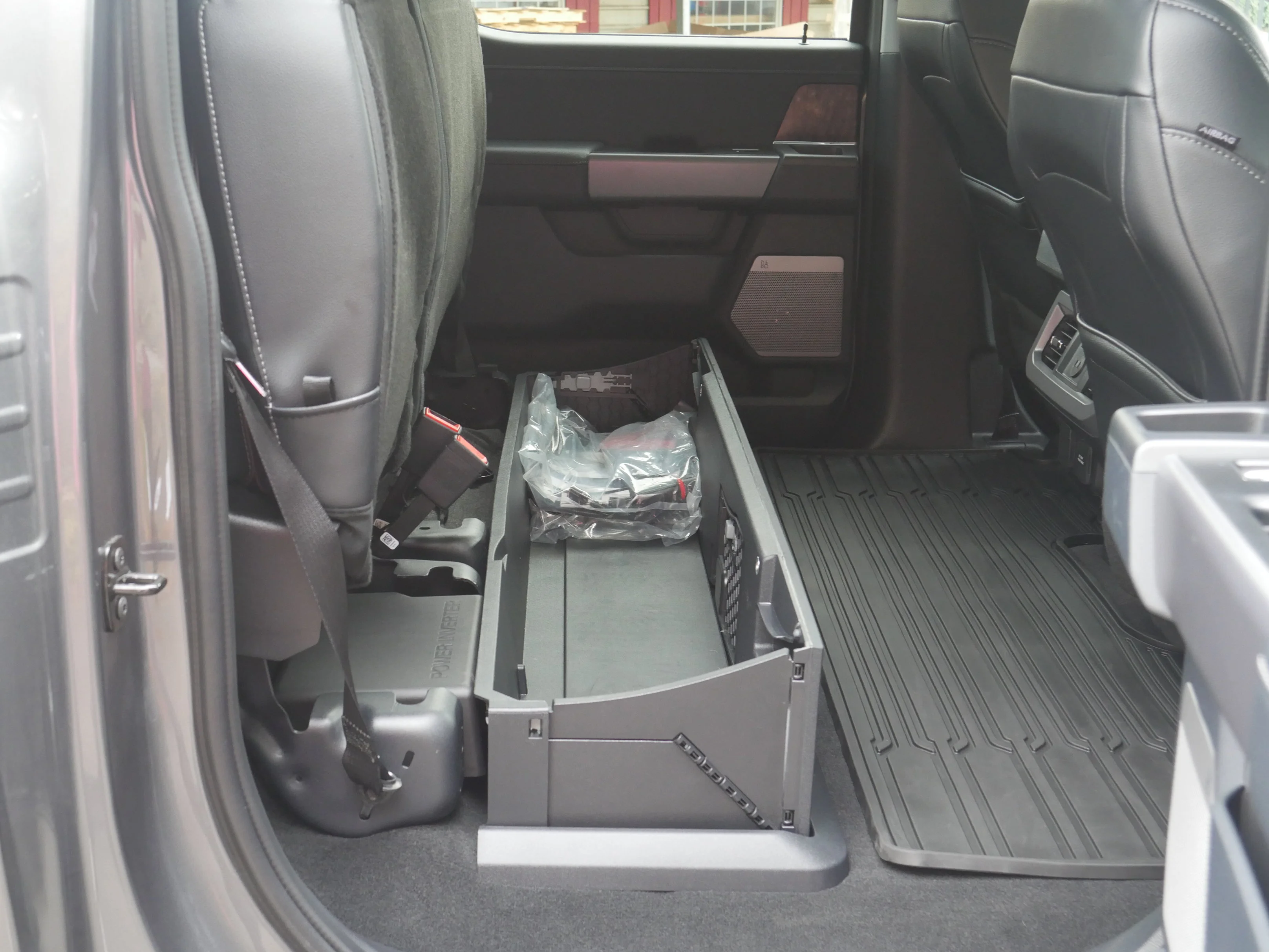 Certified Used 2024 Carbonized Gray Metallic Ford LARIAT image 35