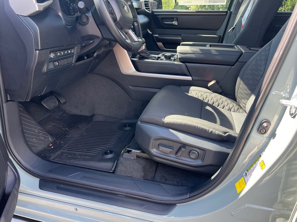 2025 Toyota Tundra SR5 - Photo 9