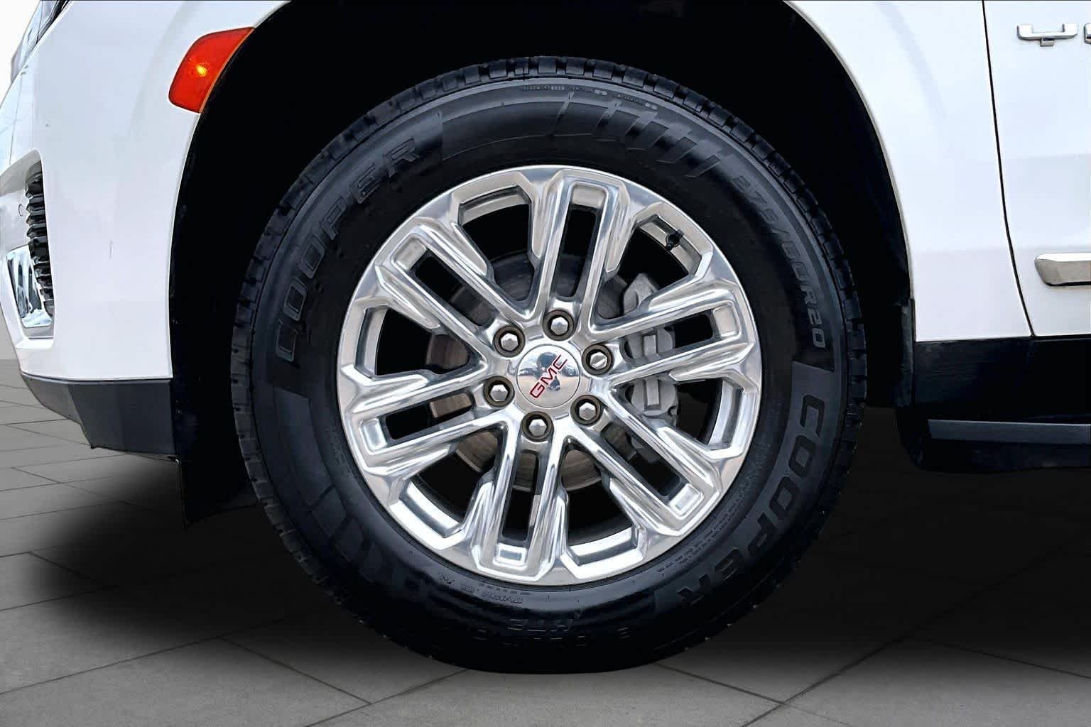 Used 2023 Summit White GMC SLT image 11