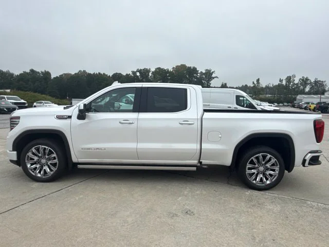Used 2025 White GMC Denali image 2