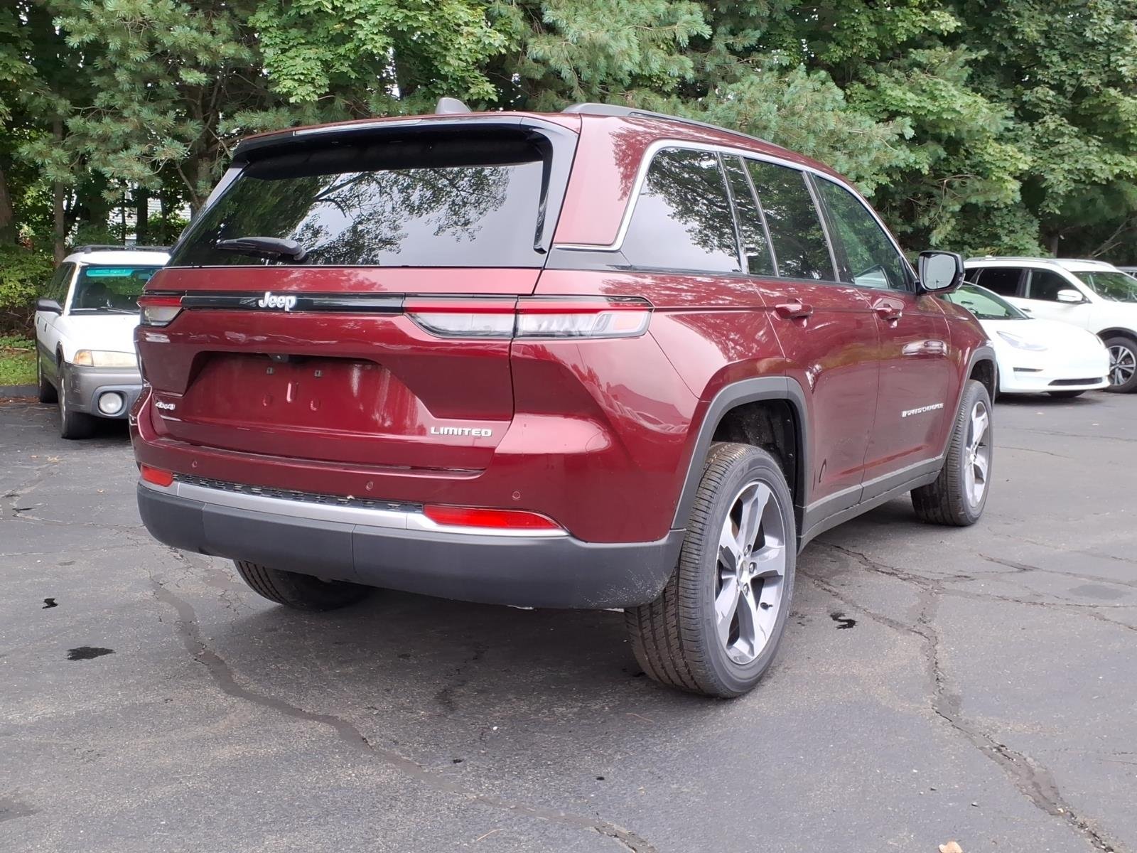 New 2026 Velvet Red Pearl-Coat Exterior Paint Jeep Limited image 2