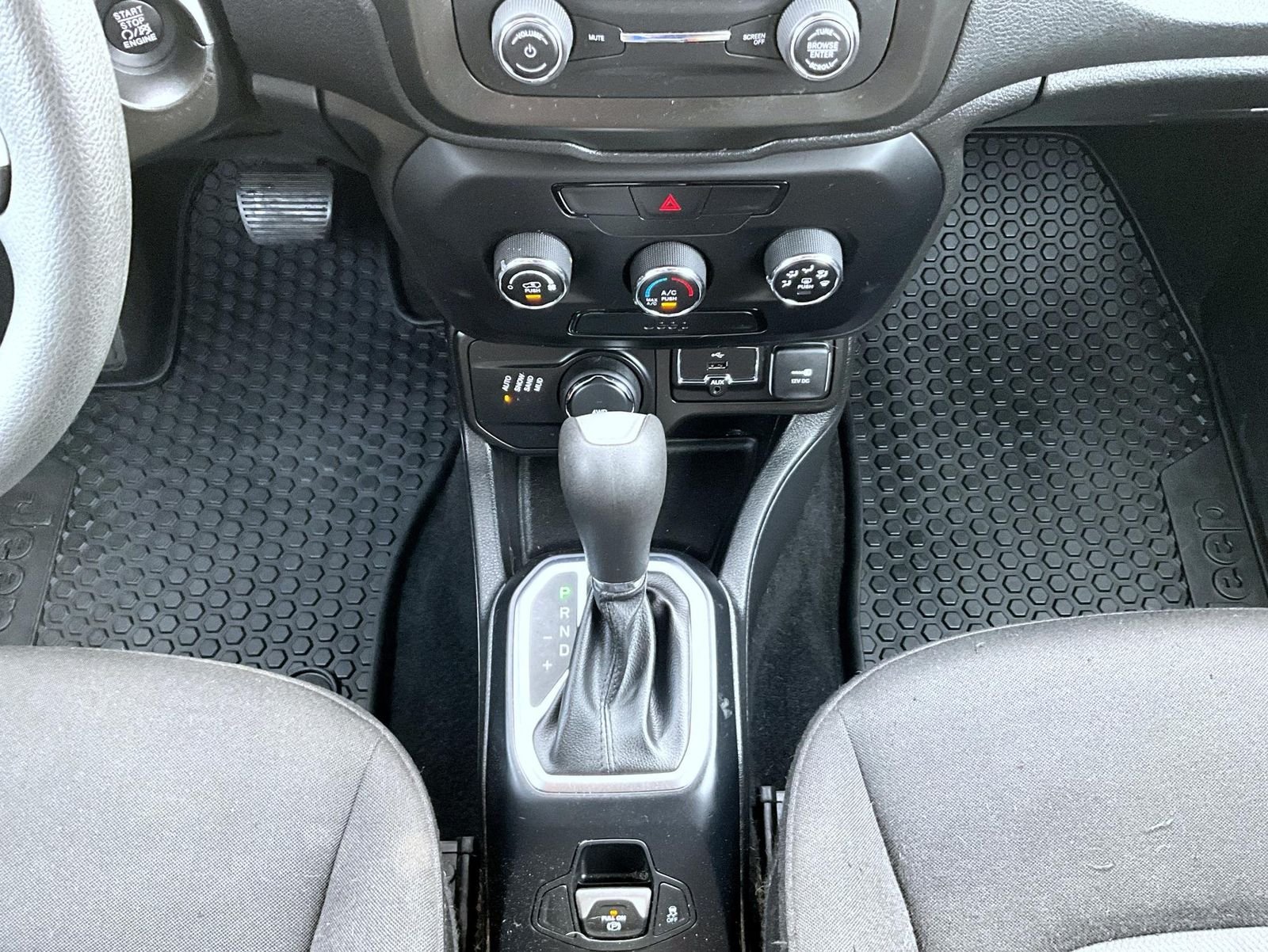 Used 2019 Red Jeep Sport image 15