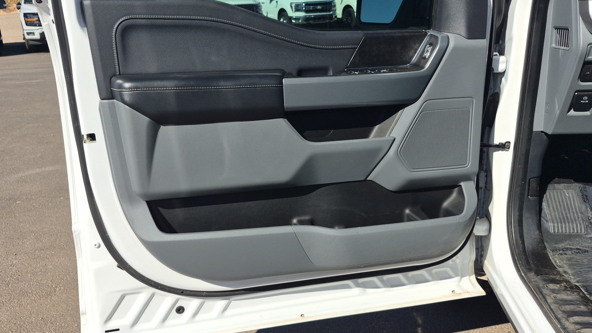 Used 2022 Oxford White Ford XLT image 11
