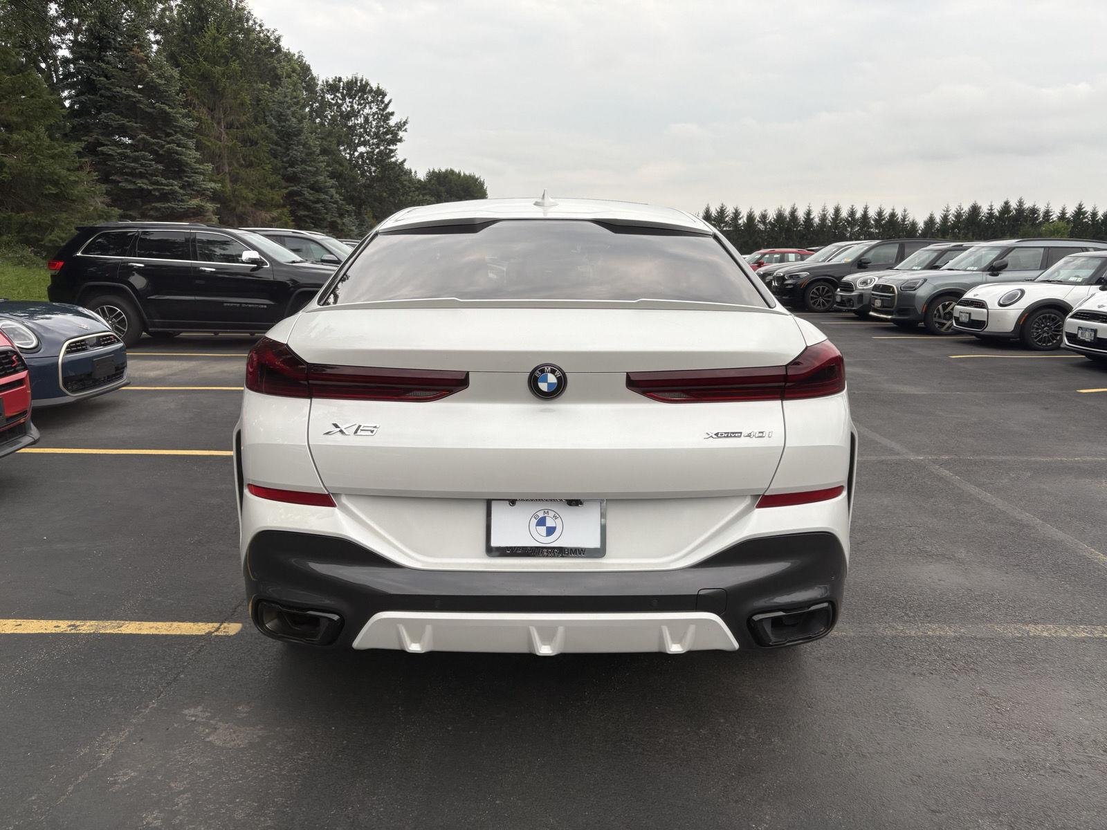 Used 2022 Mineral White Metallic BMW xDrive40i image 6