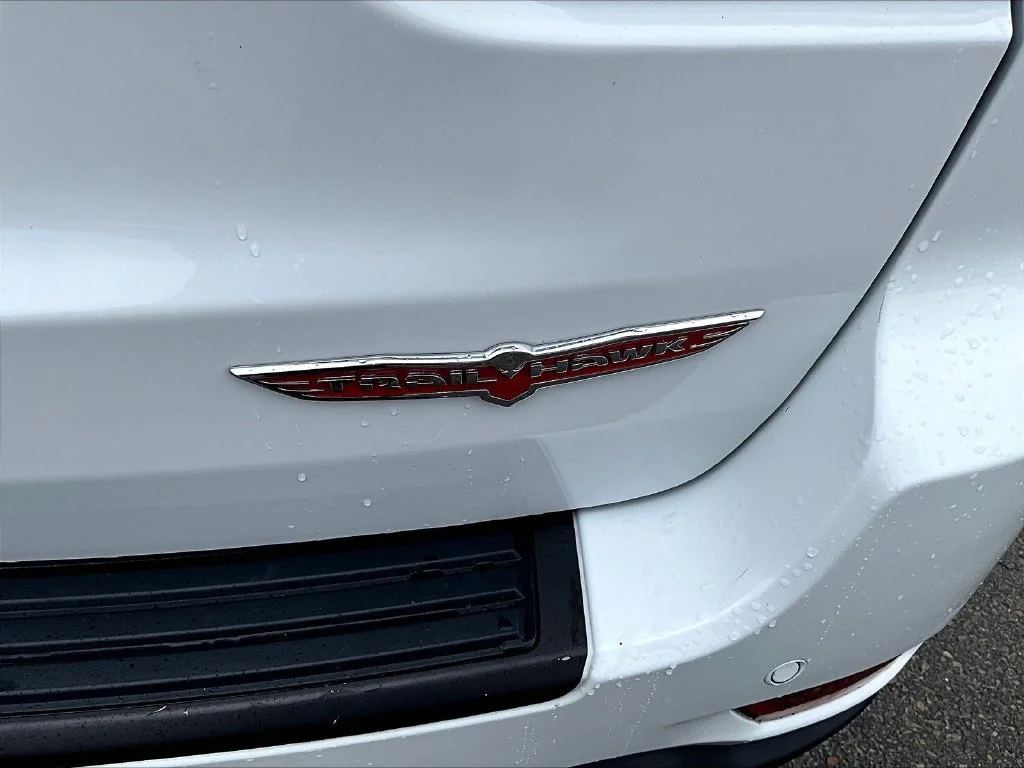 Used 2020 White Jeep Trailhawk image 28
