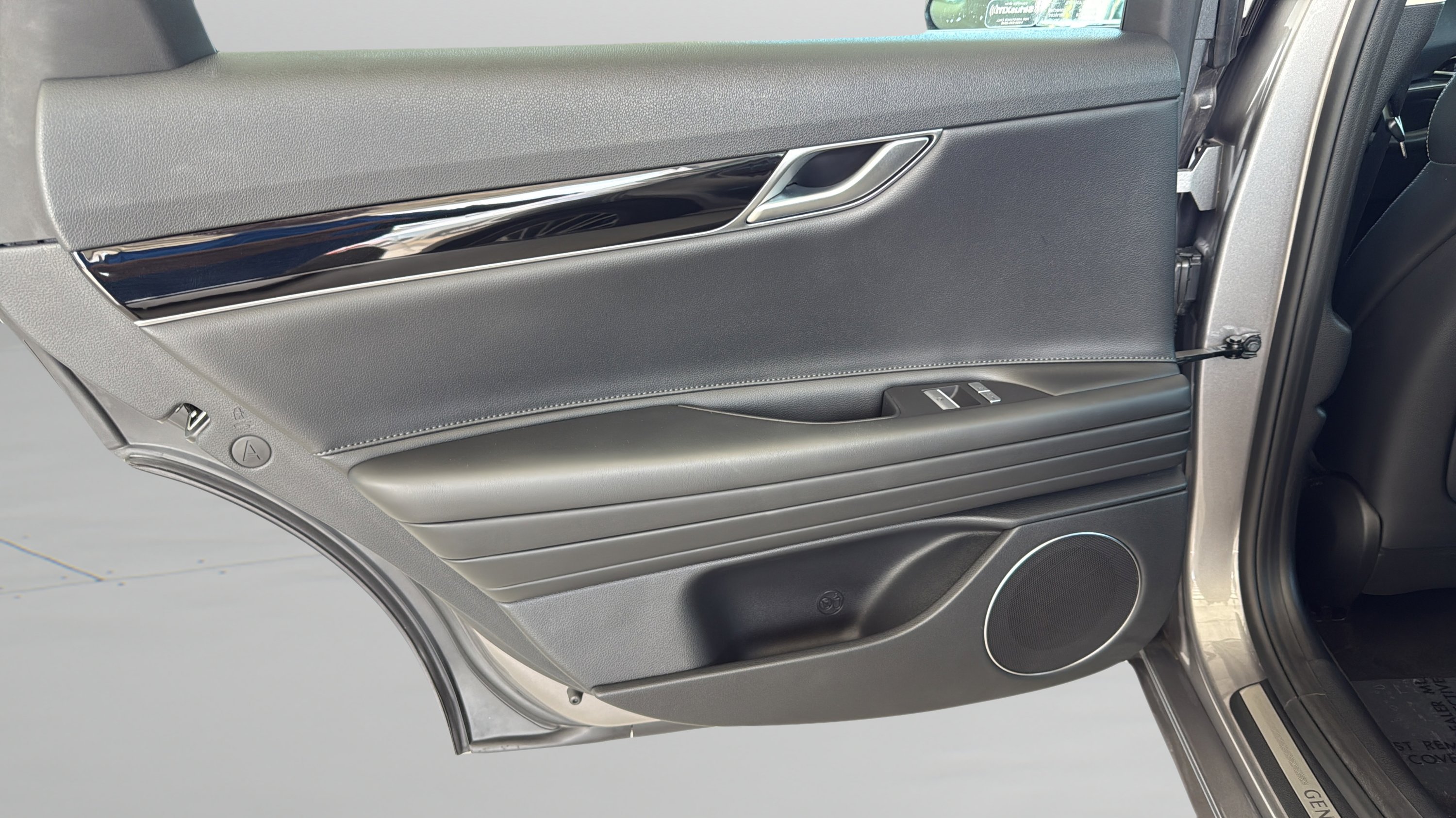 Used 2023 Savile Silver Genesis 2.5T image 19
