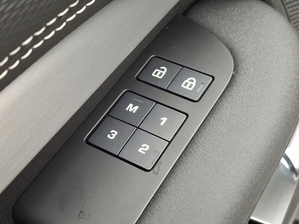 New 2026 Fuji White Land Rover Gemini Edition image 19
