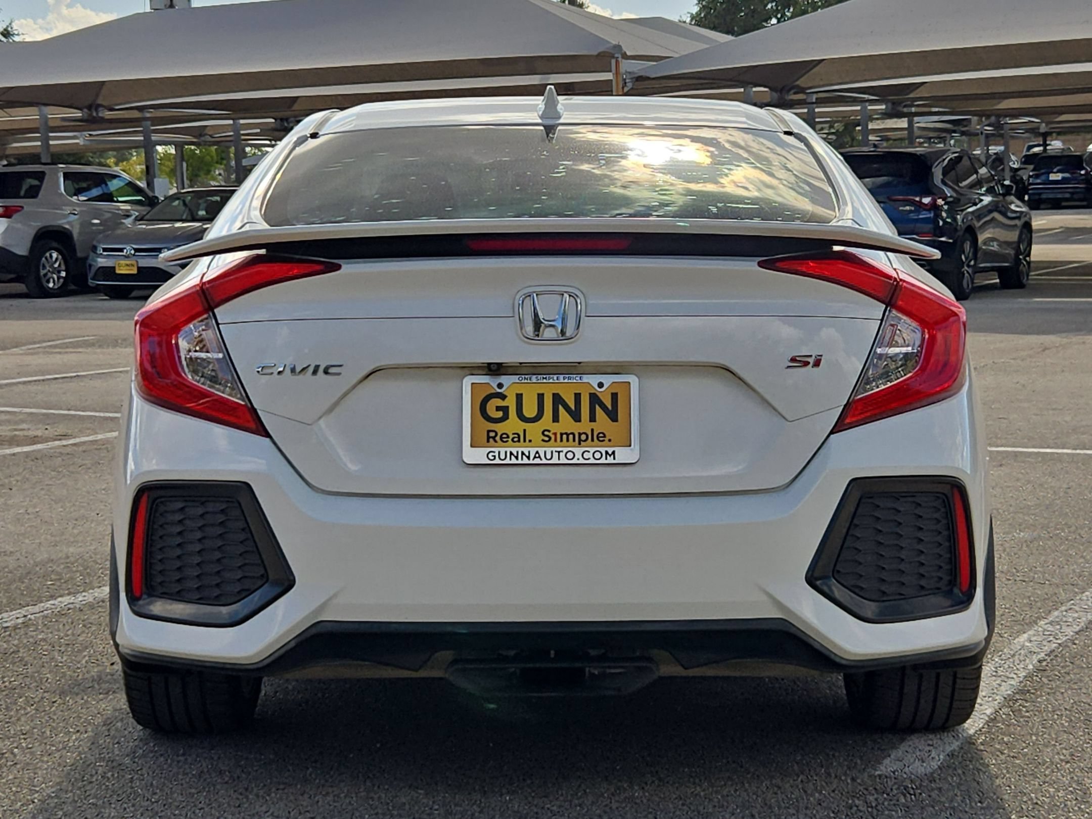 Used 2018 White Honda  image 4