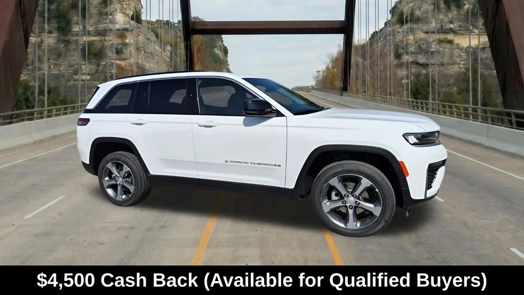 New 2026 Bright White Clear-Coat Exterior Paint Jeep Limited image 12