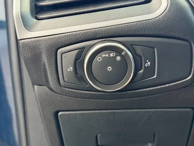 Used 2017 Blue Ford SE image 25