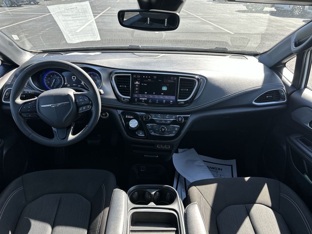 Used 2023 White Chrysler Touring image 10