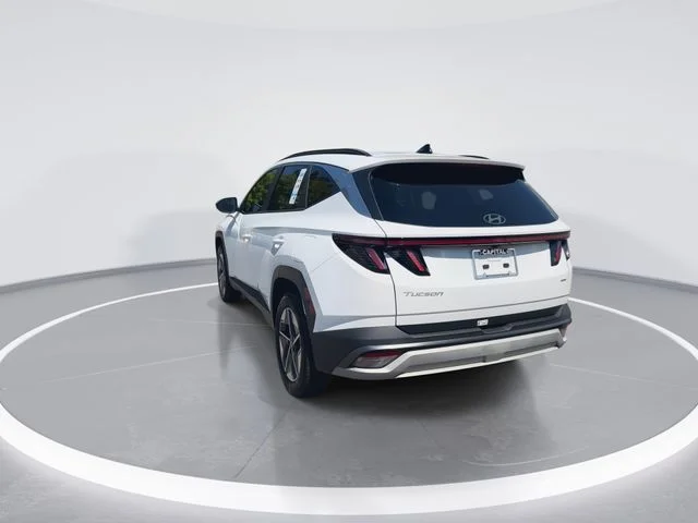 Used 2025 White Hyundai SEL Convenience image 7