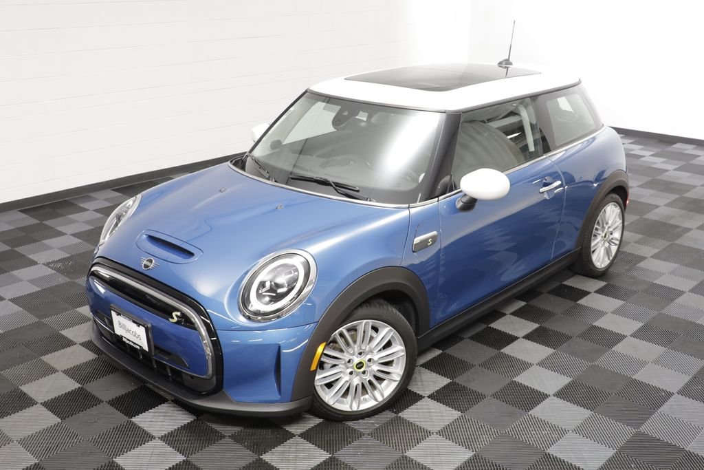 Certified 2024 MINI Hardtop 2 Door SE with VIN WMW13DJ08R2V31687 for sale in Naperville, IL
