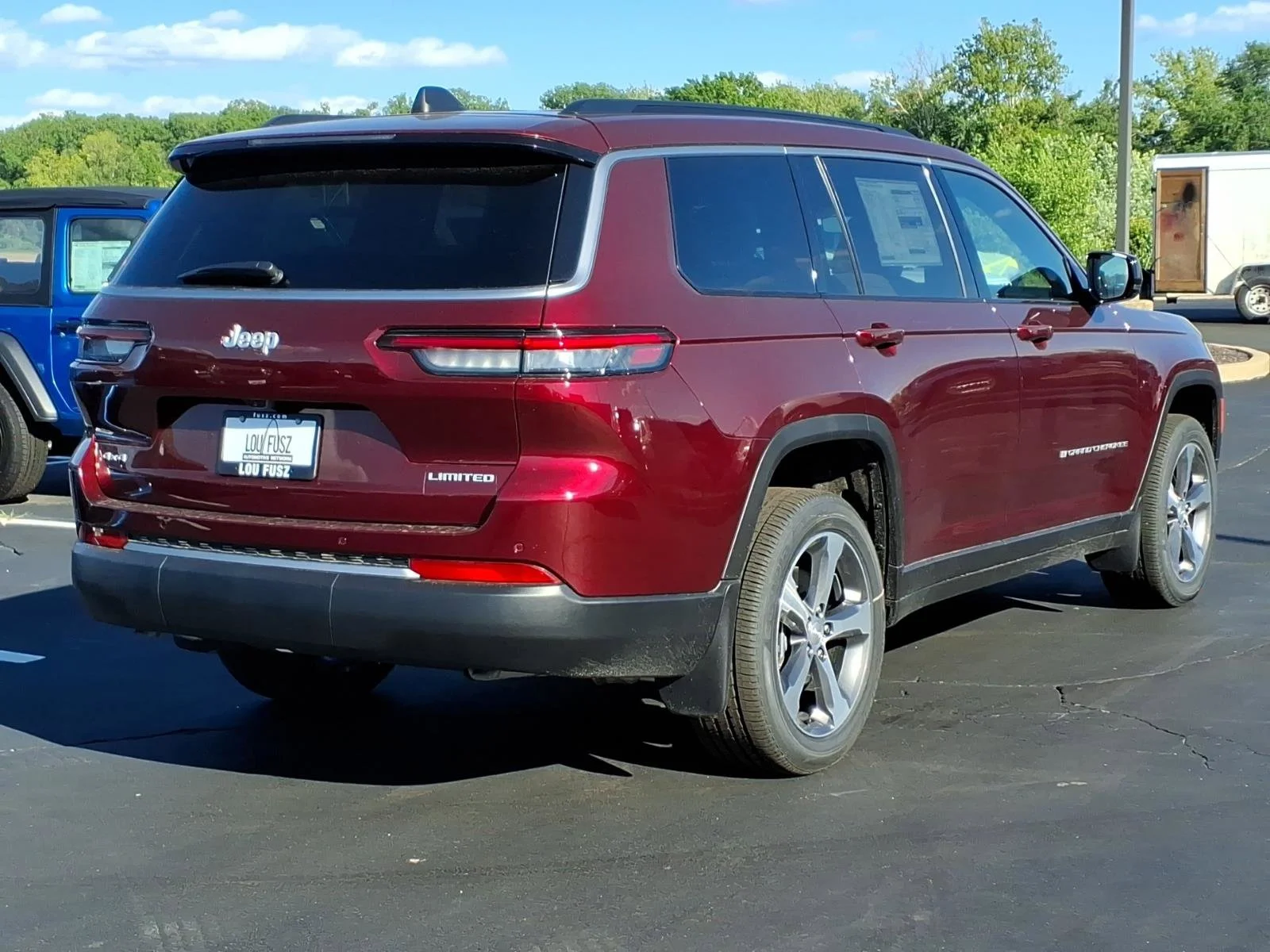 New 2026 Velvet Red Pearl-Coat Exterior Paint Jeep Limited image 17