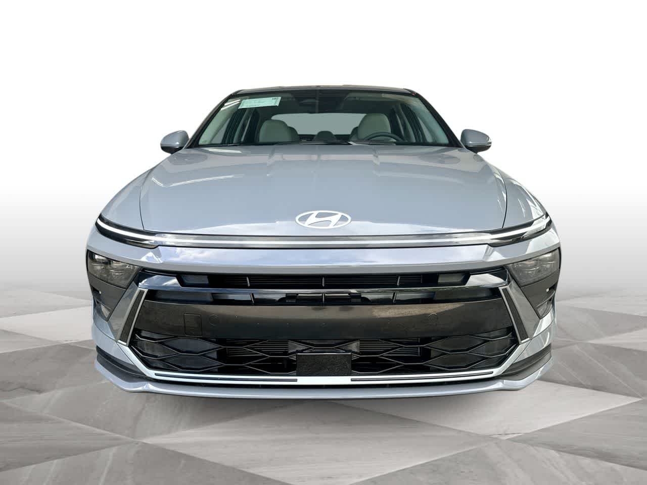 Used 2026 Transmission Blue Hyundai SE image 3