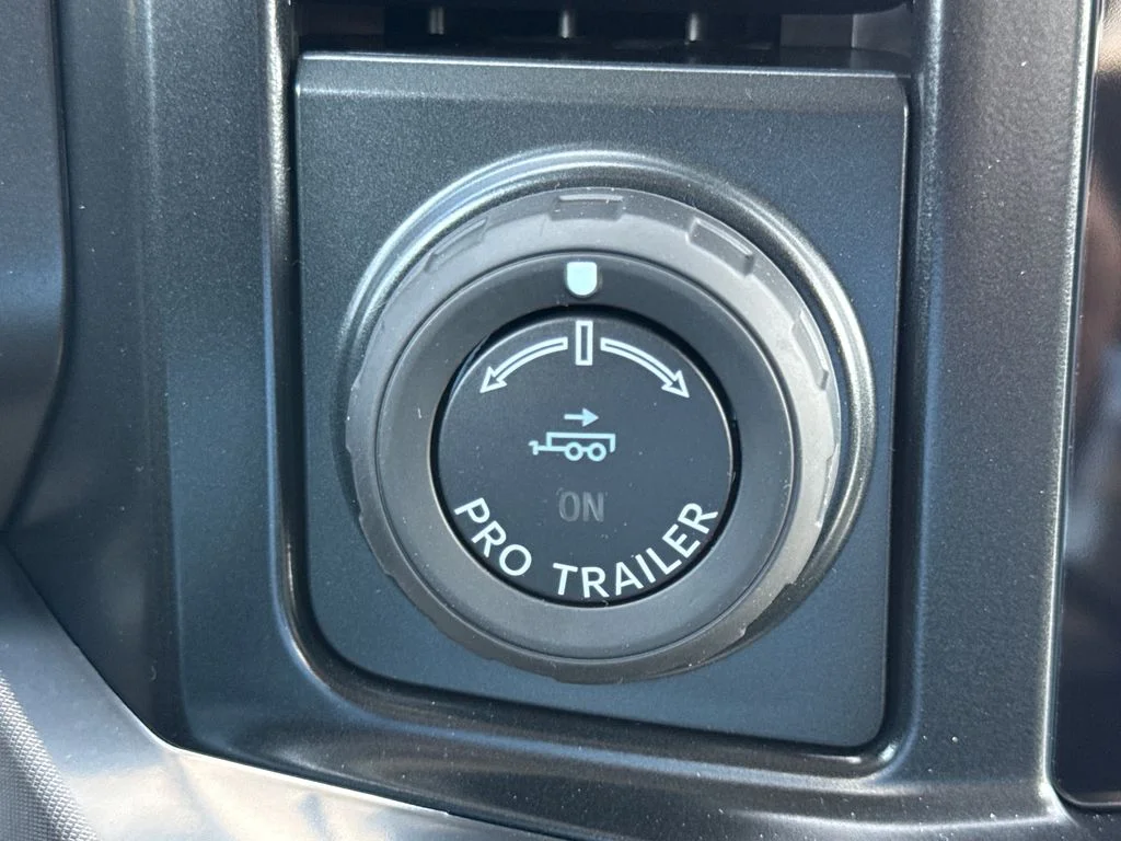 New 2026 White Ford Platinum image 38
