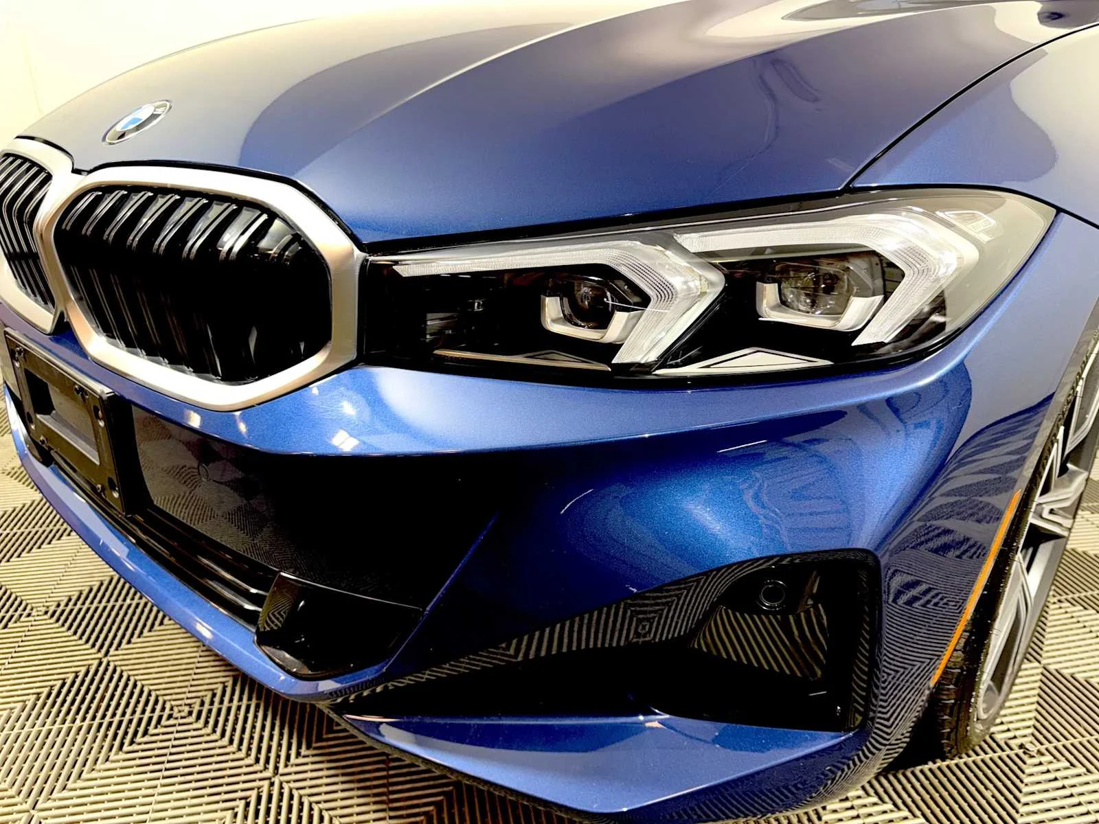 2024 BMW 3 Series 330i - Photo 26