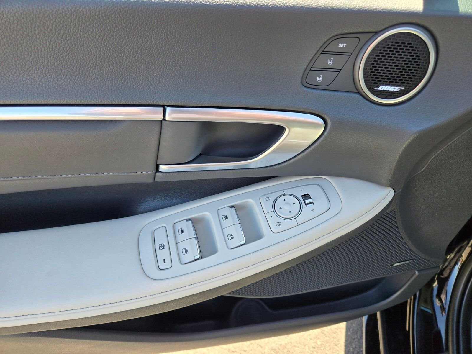 Certified Used 2022 Black Hyundai Limited image 19
