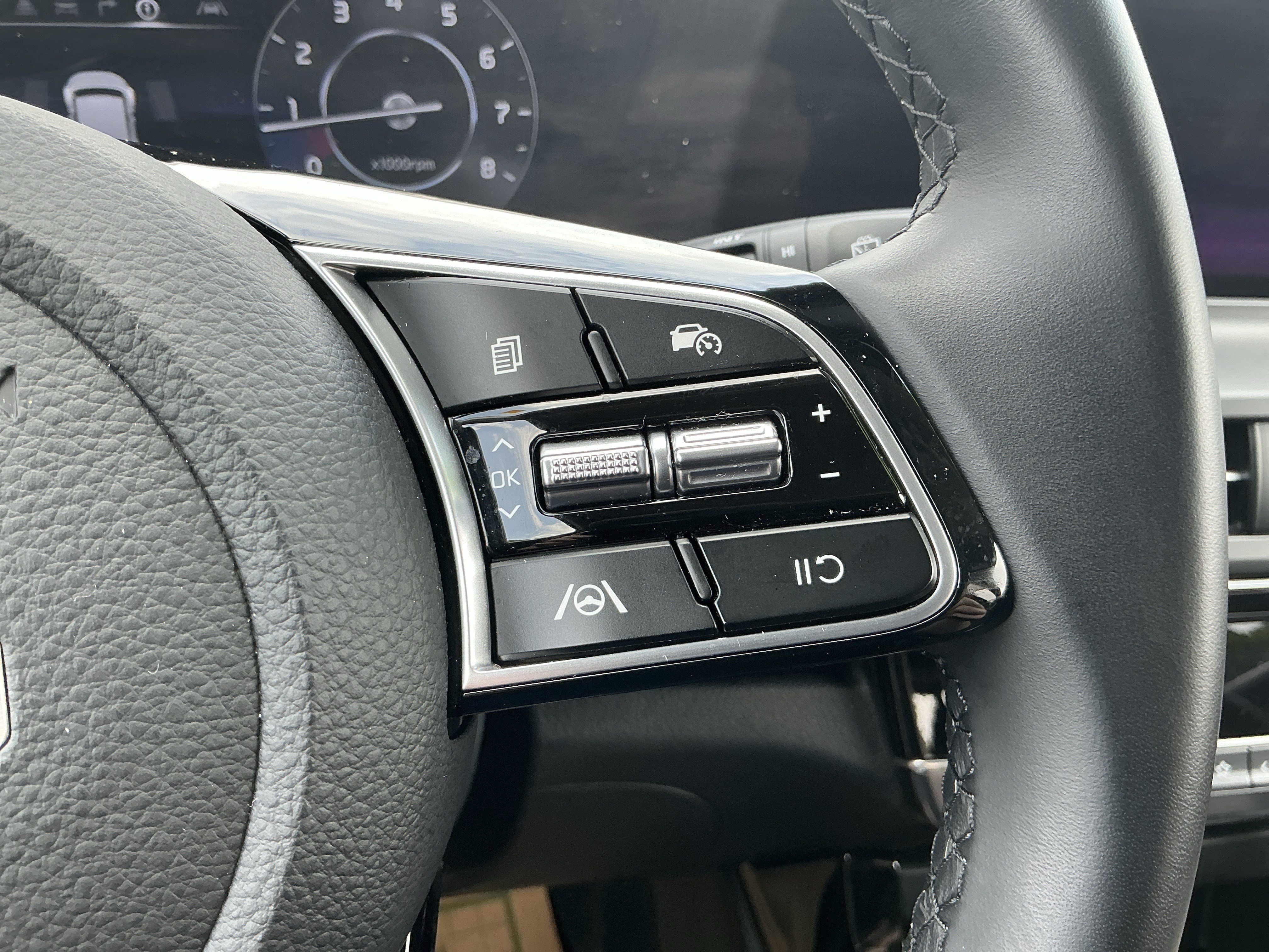 Certified Used 2024 Snow White Pearl Kia X-Line image 18