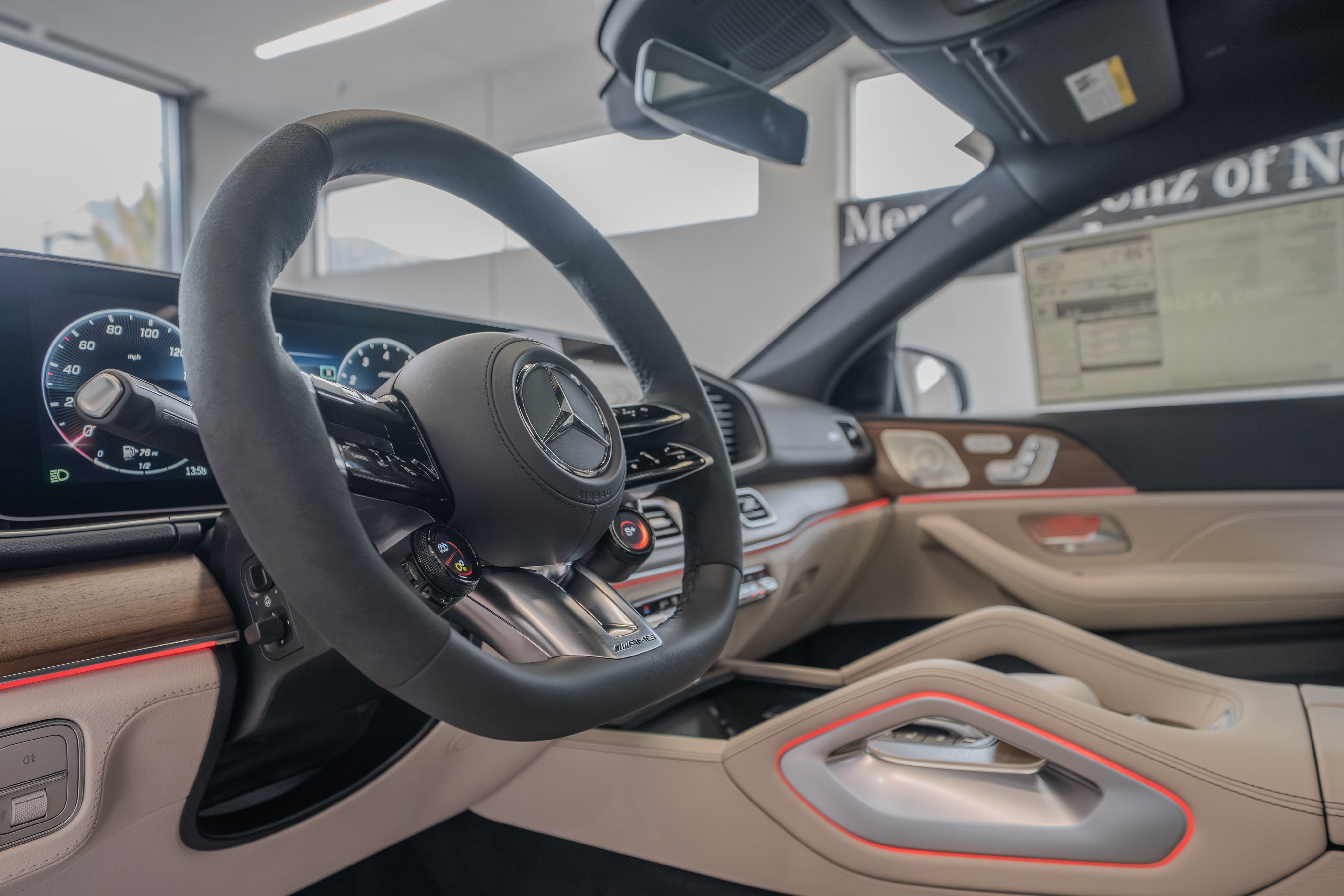 New 2026 MANUFAKTUR Moonlight White Metallic Mercedes-Benz GLE 53 AMG® image 43