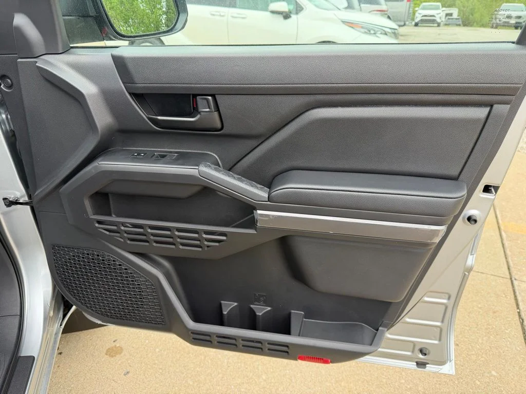 2026 Toyota Tacoma SR5 - Photo 33