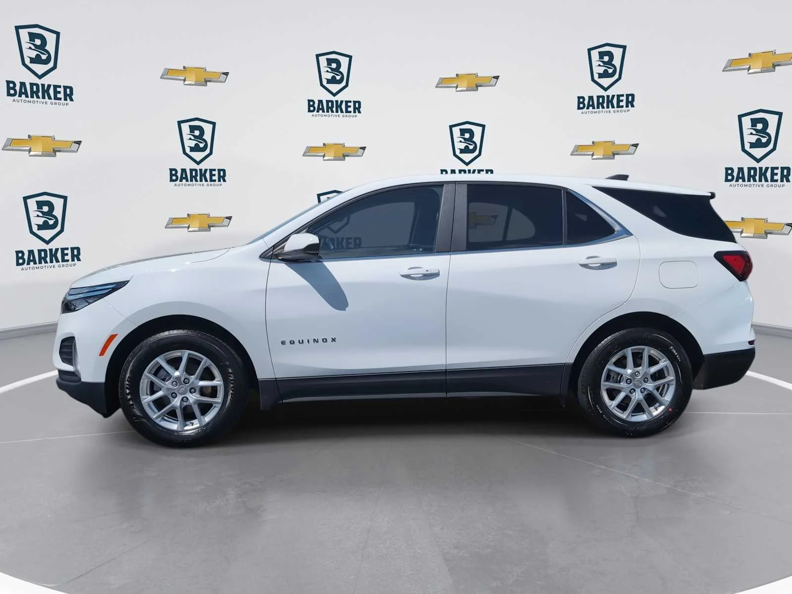 Used 2024 Summit White Chevrolet LT image 5