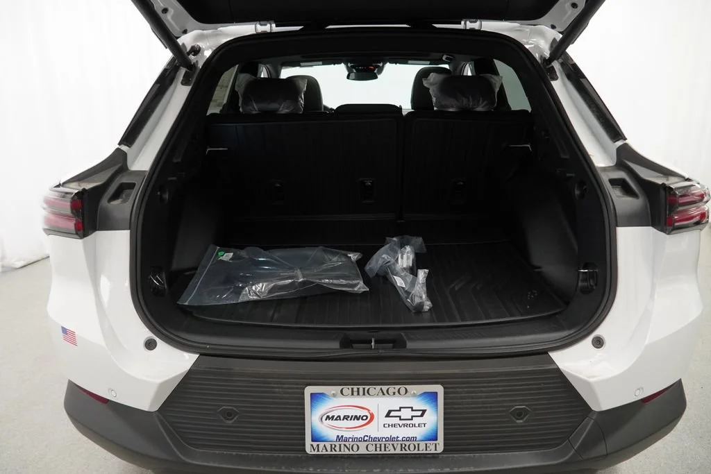 New 2026 Summit White Chevrolet LT image 23
