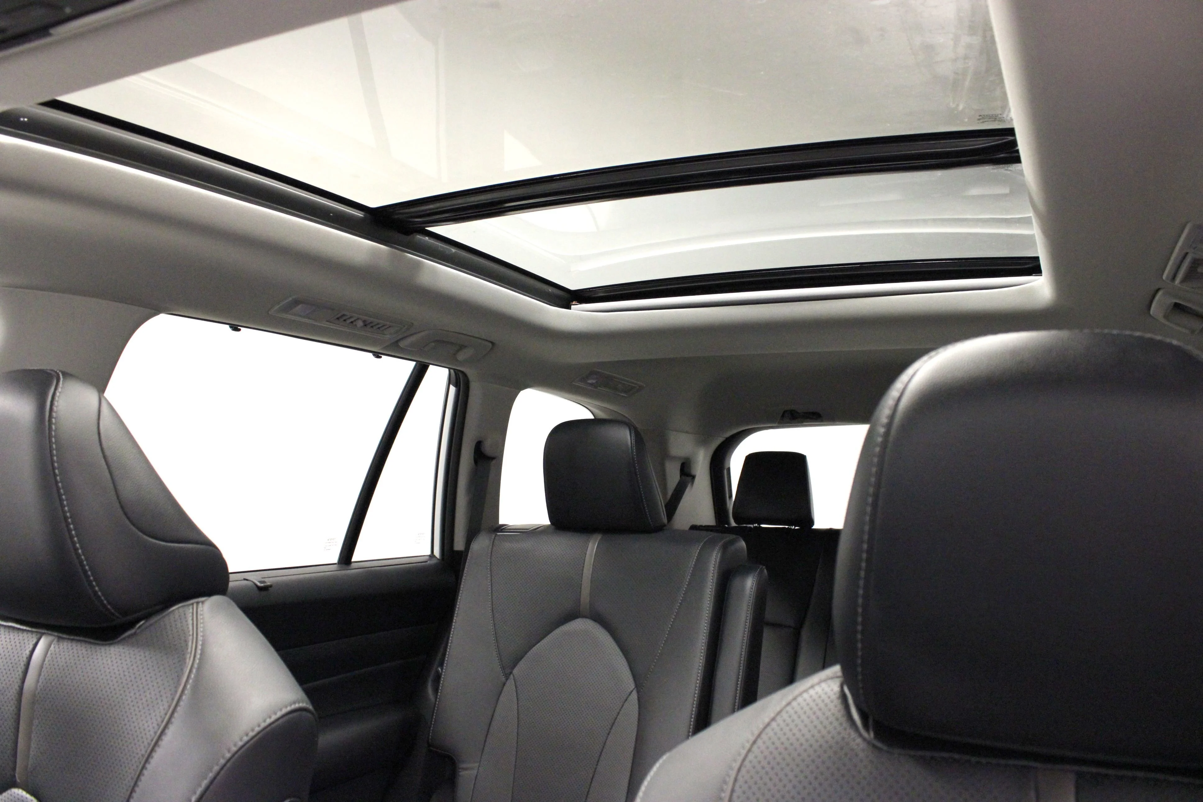 Used 2024 Pearl Toyota Platinum image 10