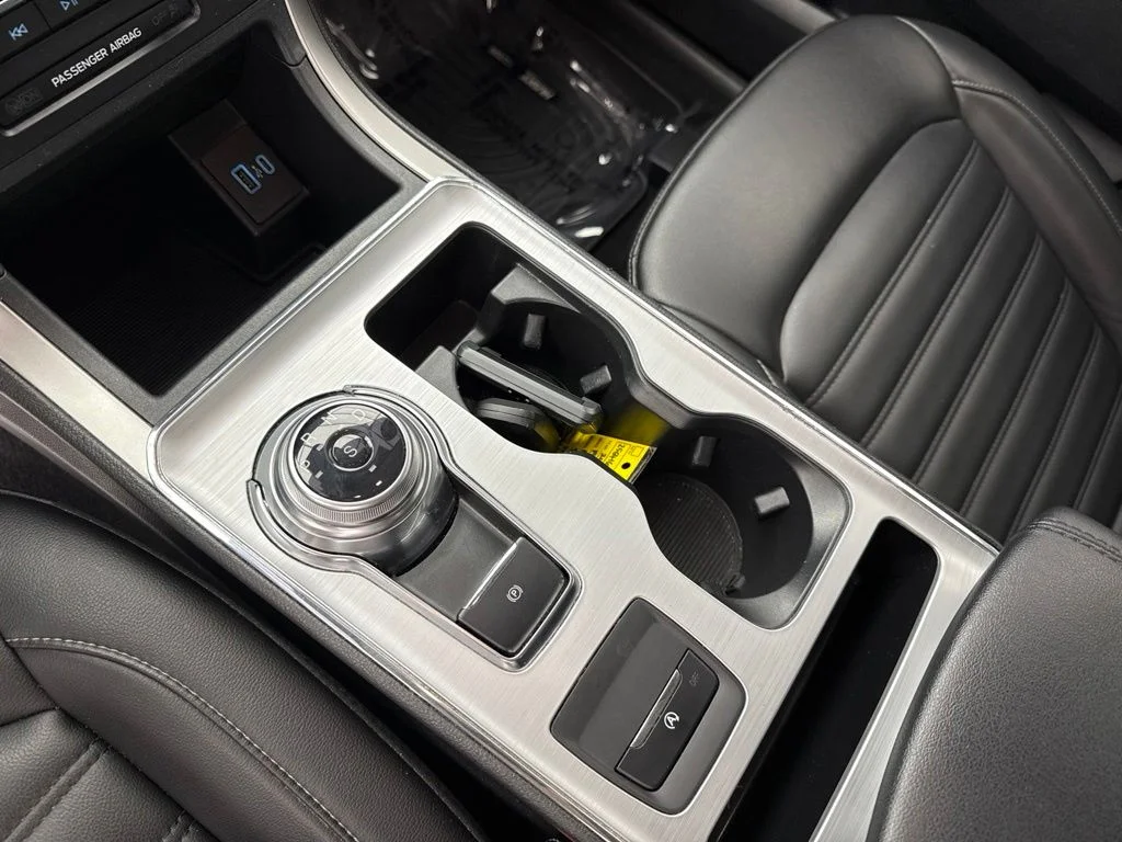 Used 2022 White Ford SEL image 22