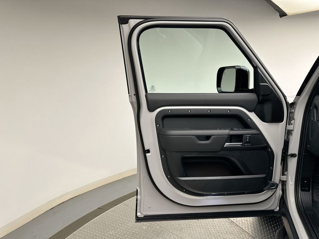 New 2026 Borasco Grey Land Rover X-Dynamic SE image 17