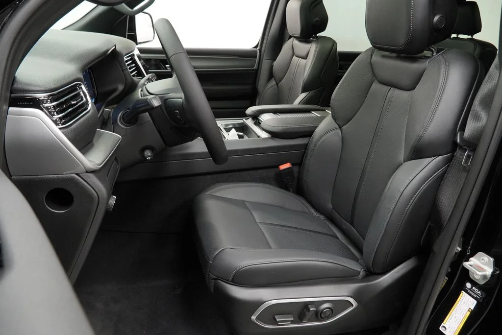 New 2026 High Gloss Black Exterior Paint Jeep Limited Altitude image 15