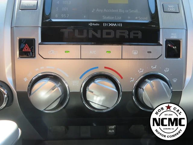 Used 2018 Silver Toyota SR5 image 29