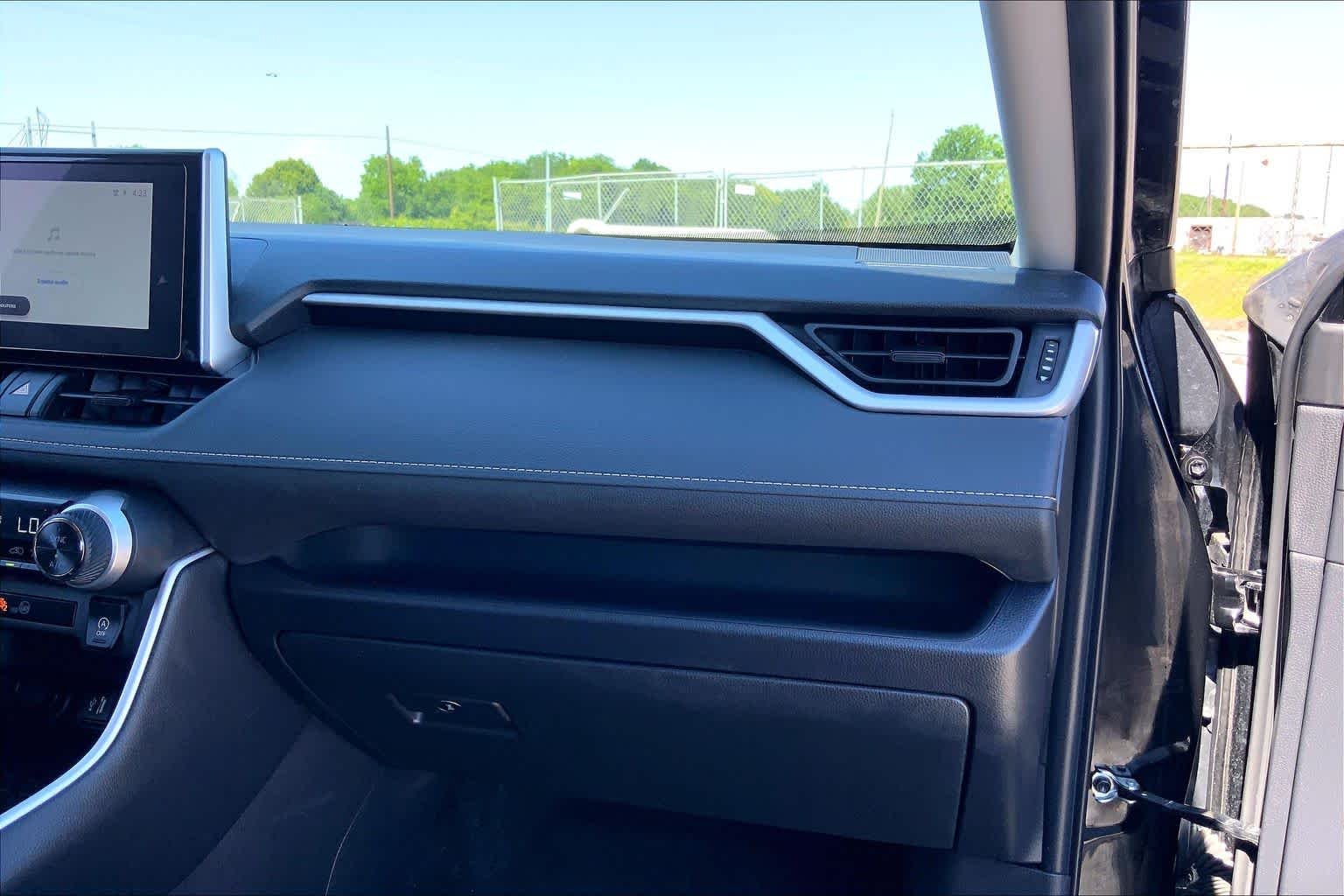 Used 2025 Midnight Black Metallic Toyota XLE image 18