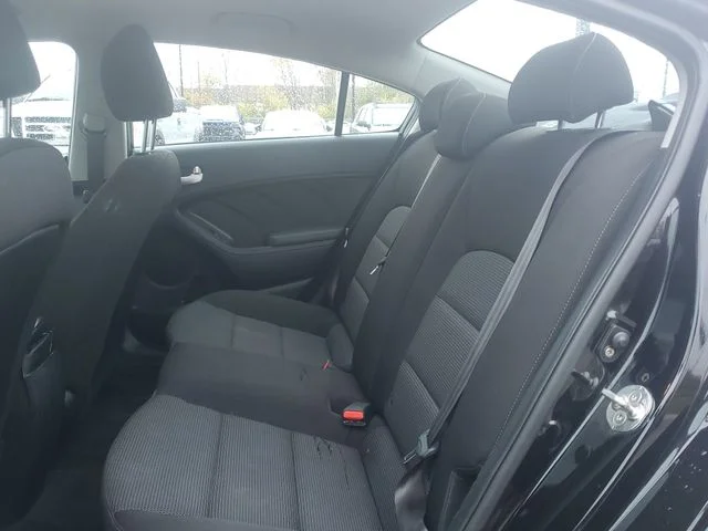 2018 Kia FORTE LX - Photo 12