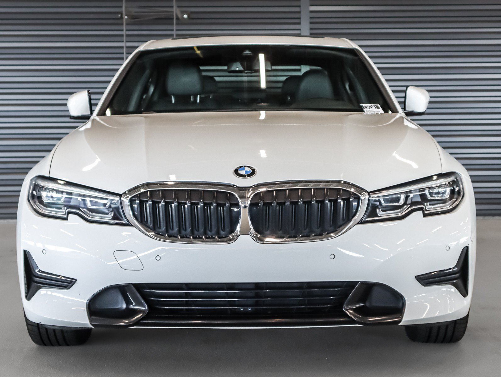 Used 2019 Alpine White BMW 330i image 10