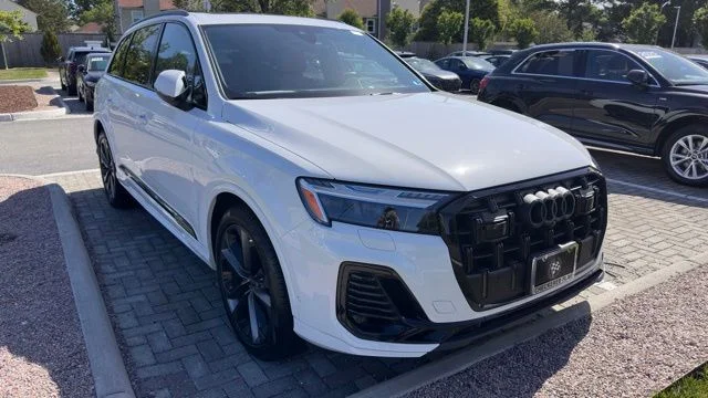2025 Audi Q7 55 Prestige quattro Tiptronic's photo