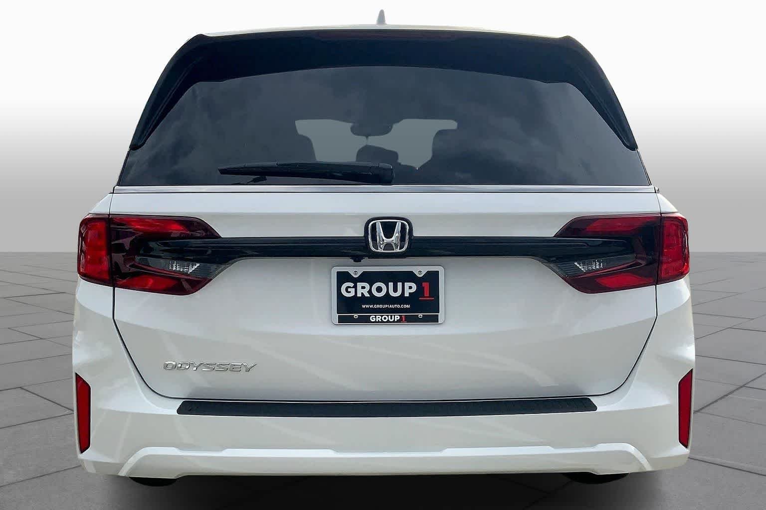 New 2026 Platinum White Pearl Honda EX-L image 4