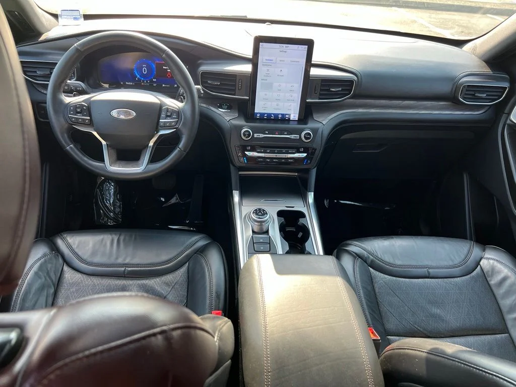 Used 2020 Star White Ford Platinum image 17