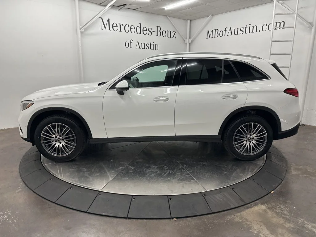 Used 2026 White Mercedes-Benz GLC 300 image 4