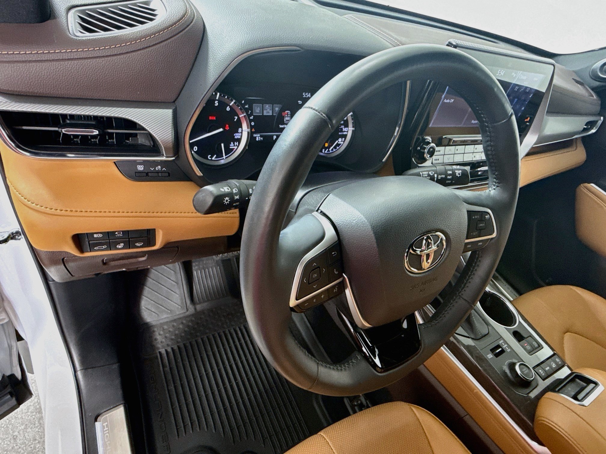 Used 2022 Wind Chill Pearl Toyota Platinum image 9