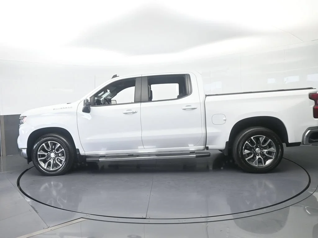 Used 2023 Summit White Chevrolet LT image 3