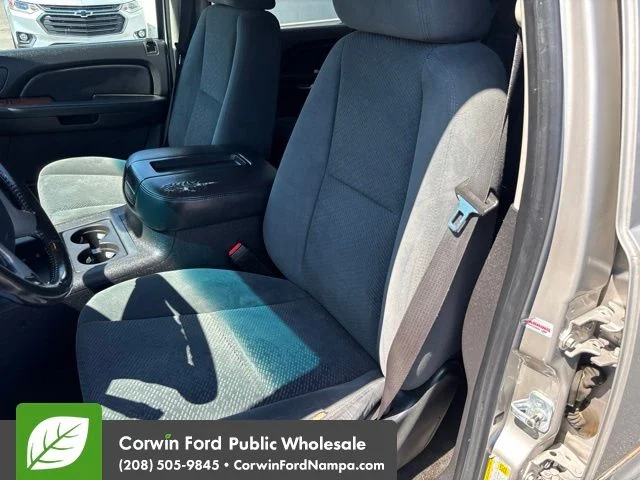 Used 2008 Silver GMC SLE image 24