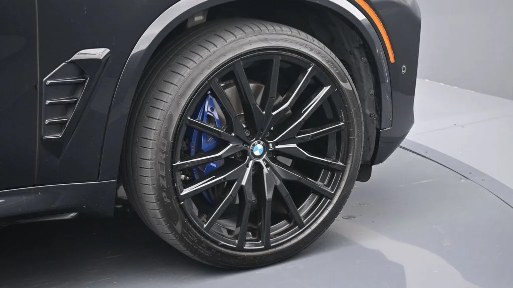 Used 2024 Black BMW xDrive40i image 6