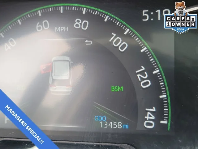 2025 Toyota RAV4 XLE - Photo 26