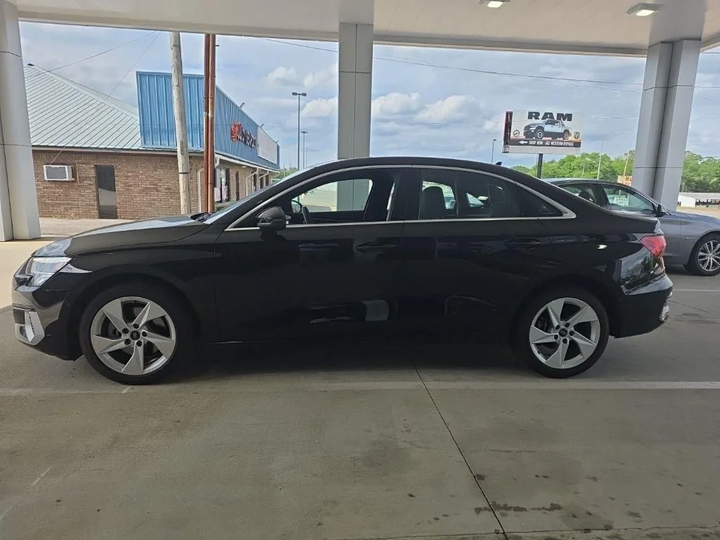 Used 2024  Audi 40 Premium image 2