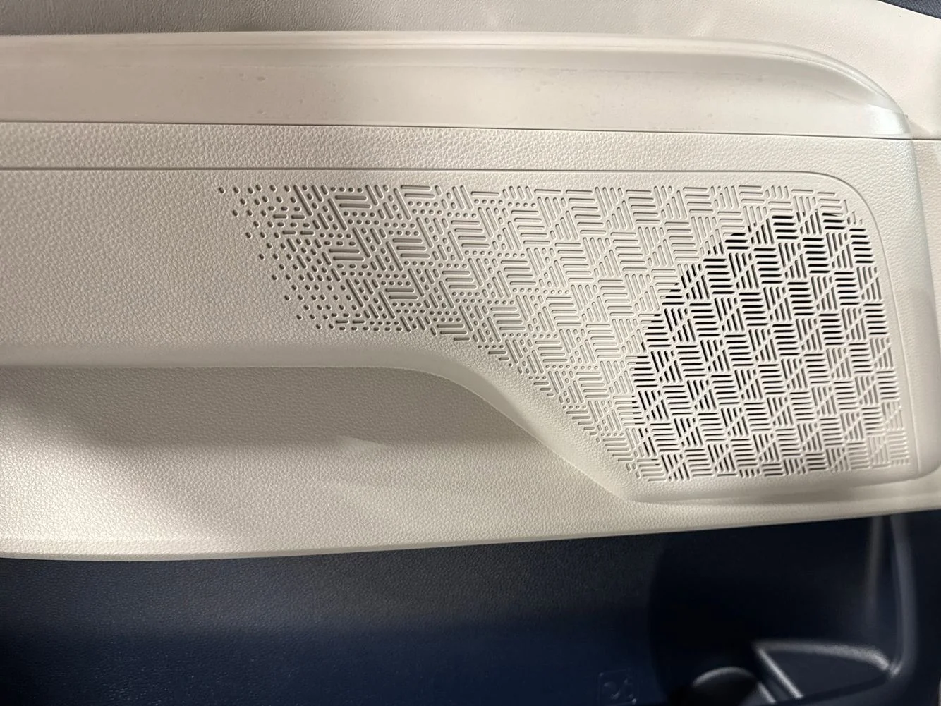 New 2026 Ivory Kia EX image 23