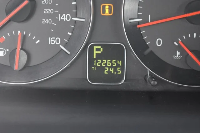 Used 2010 Blue Volvo T5 image 23