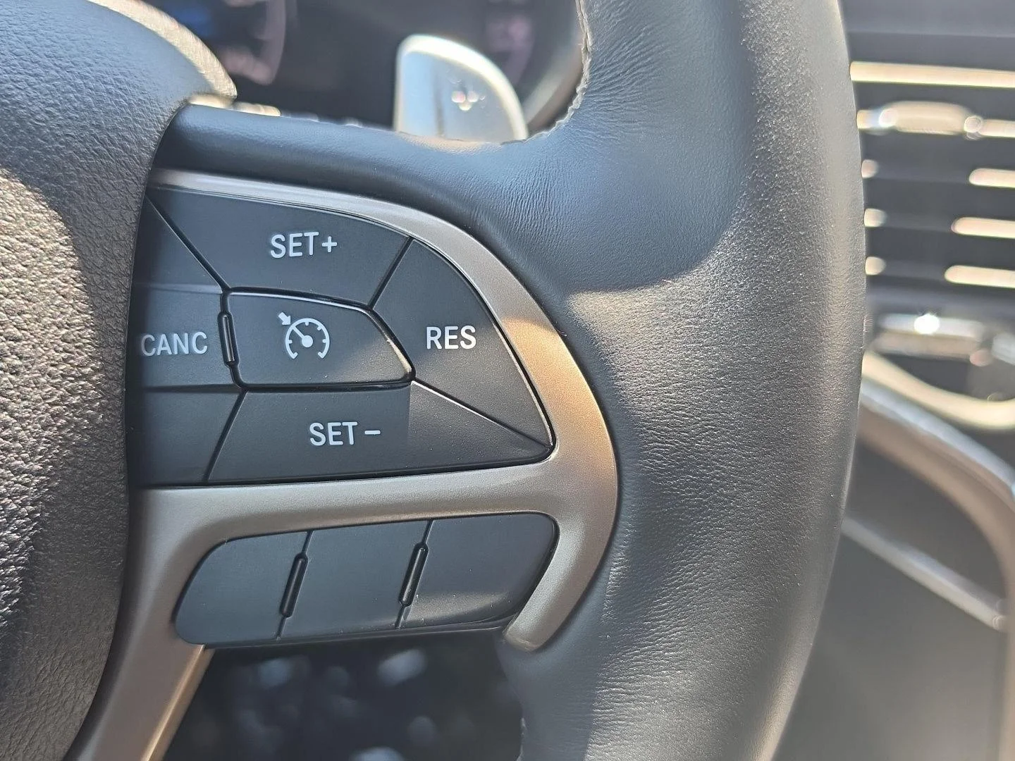 Used 2016 BLACK Jeep Limited image 20